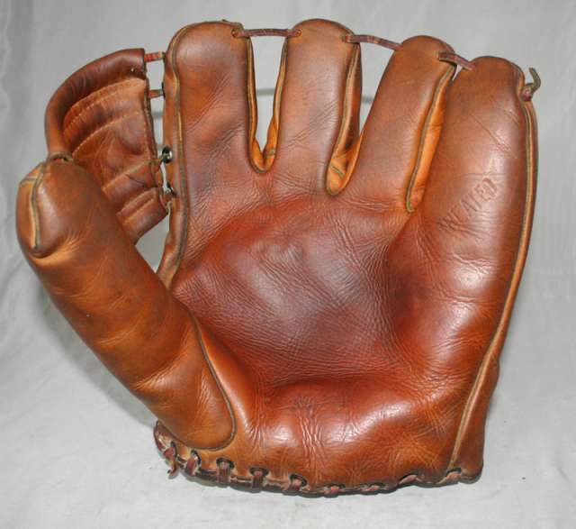 Eddie Leonard Sporting Goods Front